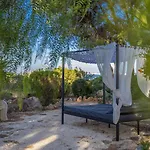 Alice - Walk To Pool Tennis Court Villa *