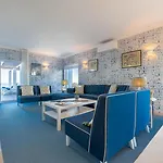 Alice - Walk To Pool Tennis Court Villa *