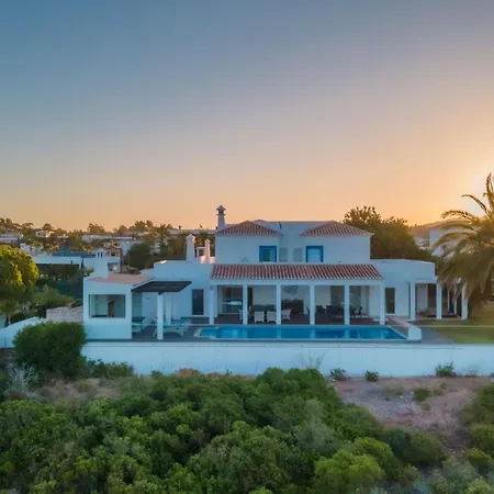 Alice - Walk To Pool Tennis Court Villa