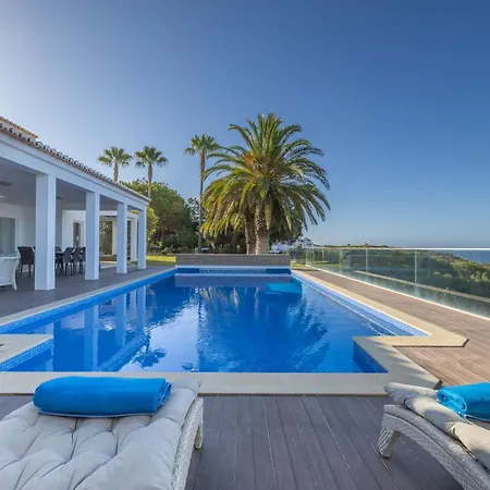 Alice - Walk To Pool Tennis Court Villa